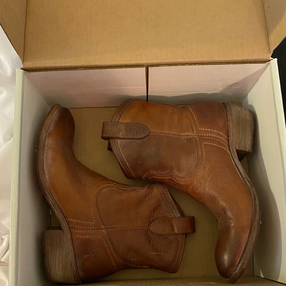 Frye Shoes - Frye Boots